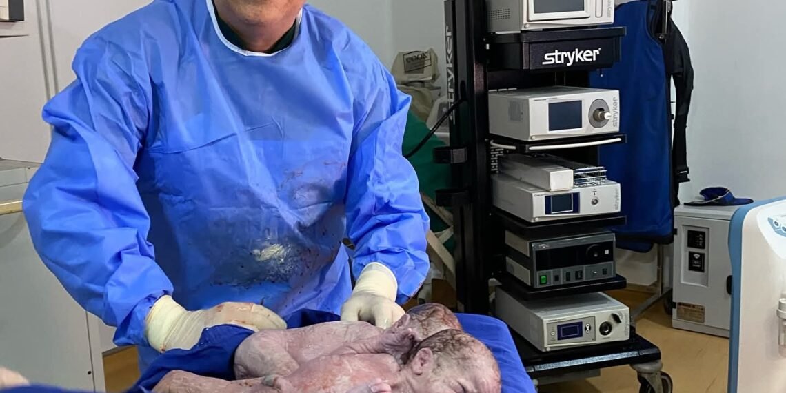 الطبيب محسن… اسم لامع في سماء الطب والخصوبة