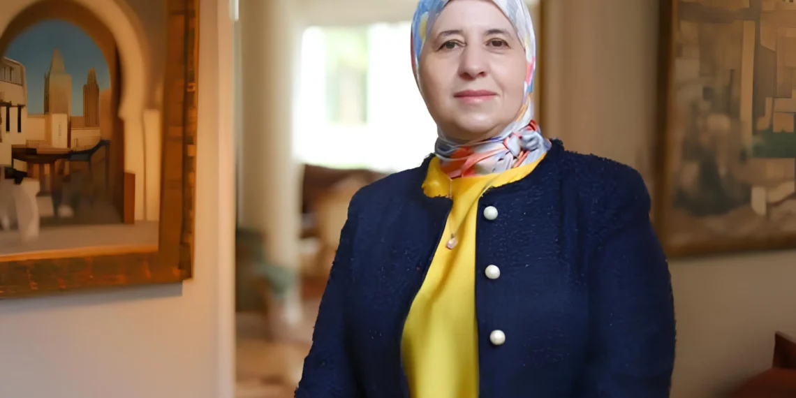 السفيرة “كنزة الغالي” تشرف صورة المغرب خلال كأس العالم بالشيلي