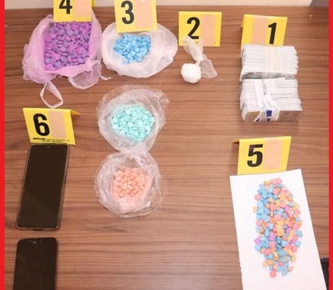 العثور على 2040 قرص مخدر، فضلا عن 15 غراما من مخدر الكوكايين من طرف أمن قلعة السراغنة وتوقيف الجاني .