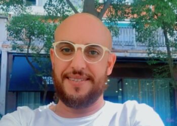 كيفاش التواصل كيساعدنا نتغلبو على الخجل .