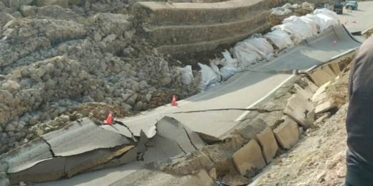 الطريق الساحلية رقم 16 تحت مجهر المساءلة البرلمانية .