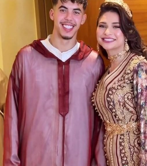 الدولي المغربي ياسر الزبيري يحتفل بزفافه على فرح الخليفي المنحدرة من الحسيمة .