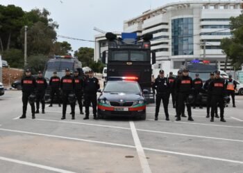 والي أمن الحسيمة يشرف على الترتيبات الأمنية الخاصة باحتفالات رأس السنة .