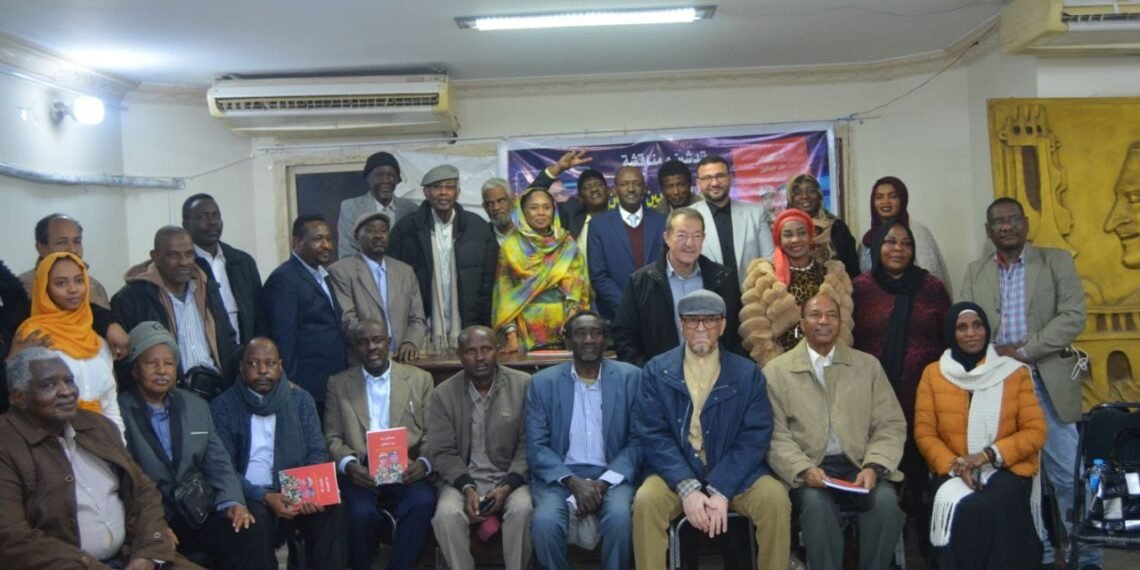 تدشين كتاب «مستقبل بلد بين جيشين» للصحفي علي فوزي بحضور قيادات عسكرية ومدنية .