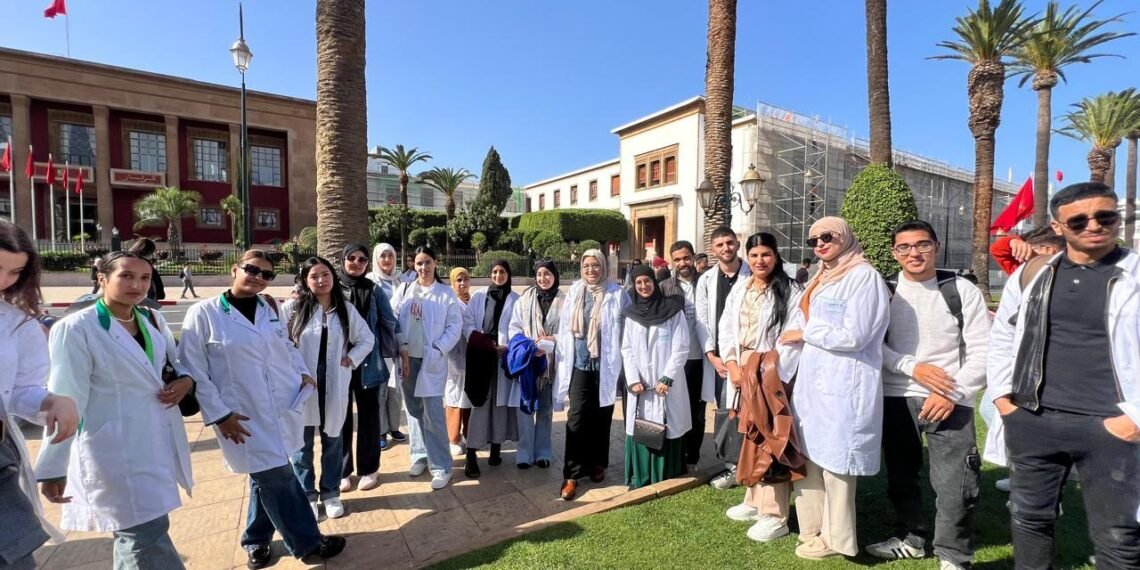 **صرخة من خريجي شعبة المساعدة في المجال الطبي الاجتماعي – دفعة 2025 .