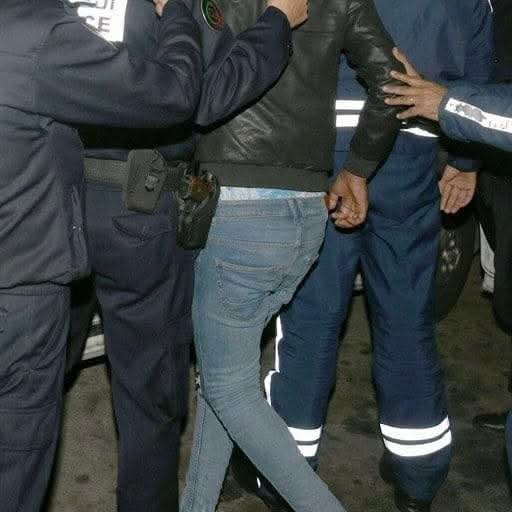 جريمة تهز مدينة أزيلال......شاب يقتل أمّه وشقيقيه بالسلاخ الابيض جريمة تهز مدينة أزيلال......شاب يقتل أمّه وشقيقيه بالسلاخ الابيض